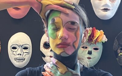 „Maske trifft Malkasten, Malkasten trifft Gesicht“